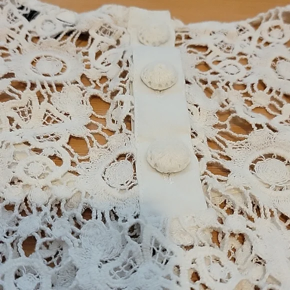 Forever 21 crochet lace long tank sz S w button back detail - Picture 4 of 4